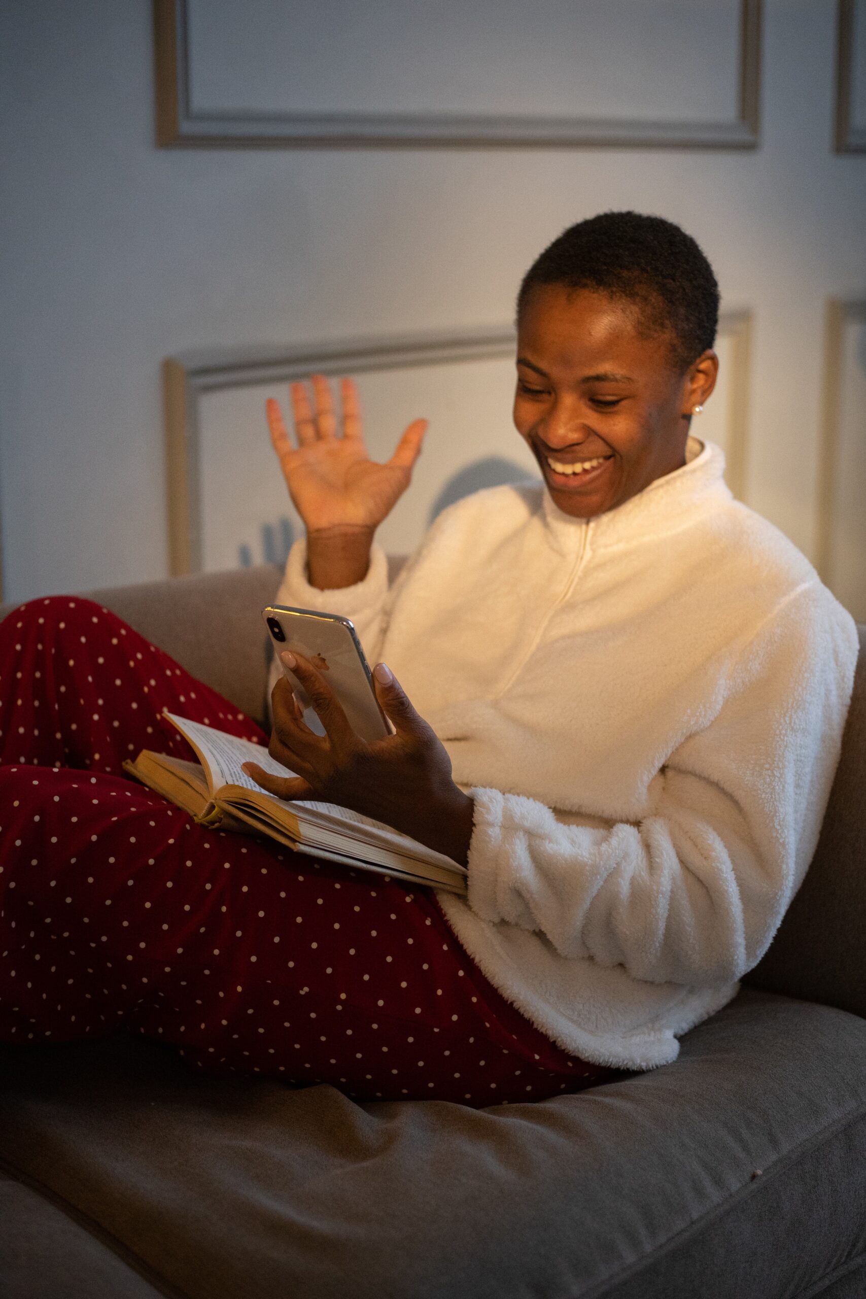 african mental health therapist patient laughing during an individual therapy session
